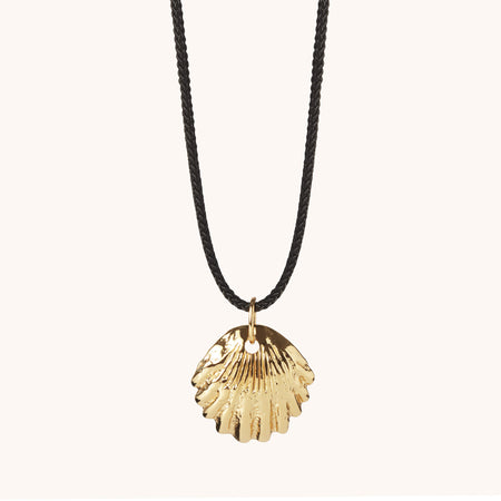 Shell Cord Necklace Gold